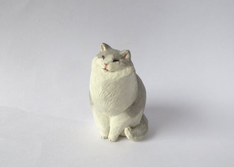 イキモノ雑貨 豆福堂 猫の置物８ グレーハチワレ猫