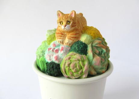 あたり工房　木彫り猫の小物入れ大 ＊チャトラ猫