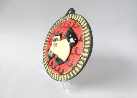 近藤佳寿子　猫の壁掛け