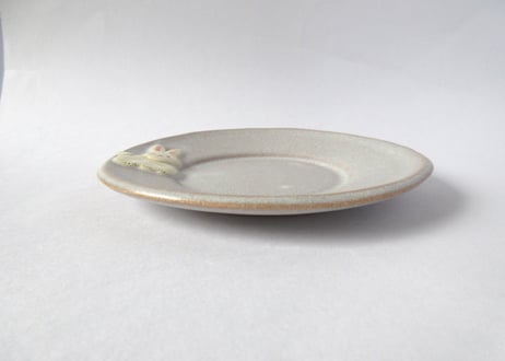 近藤佳寿子 うさぎの丸皿