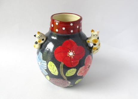 近藤佳寿子　三毛猫の花器