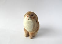 イキモノ雑貨 豆福堂 うさぎの置物1 茶