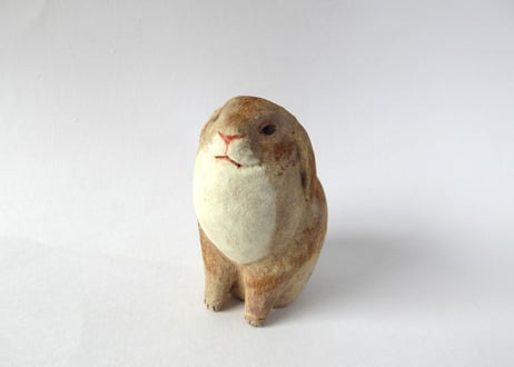 イキモノ雑貨 豆福堂 うさぎの置物1 茶