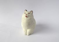 イキモノ雑貨 豆福堂 猫の置物13 黒ブチ猫