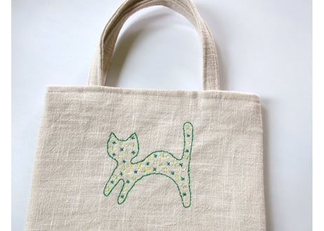 ねこ刺繍＊リネンの手提げ＊グリーン