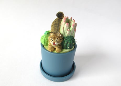 あたり工房　木彫り猫の小物入れ小 ＊キジトラ猫