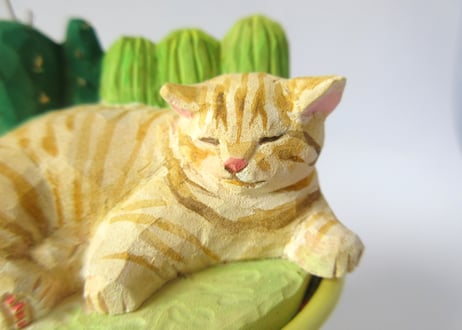 あたり工房　木彫り猫の小物入れ ＊チャトラ猫