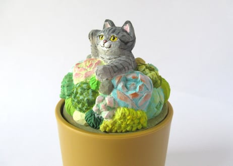 あたり工房　木彫り猫の小物入れ大 ＊サバトラ猫