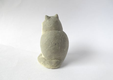 イキモノ雑貨 豆福堂 猫の置物８ グレーハチワレ猫