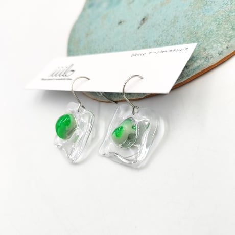 iiilo　ピアス