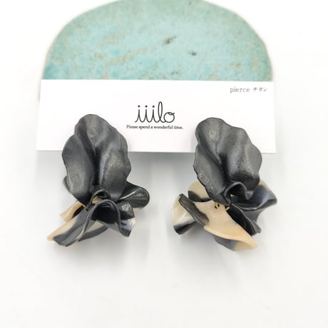 iiilo　ピアス