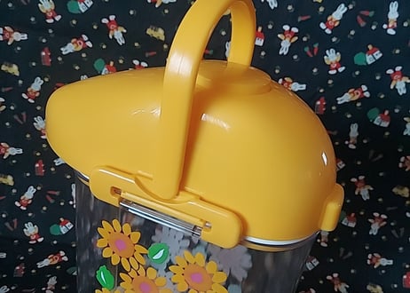 SANRIO🌻ひまわり柄のプッシュ式冷茶ポット