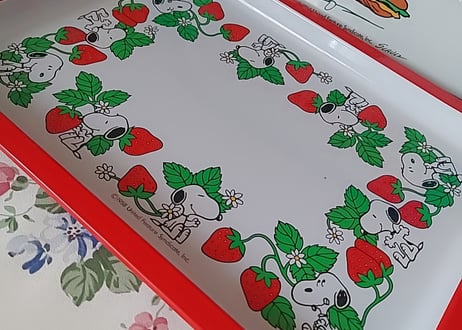 SNOOPY・ブリキのトレイ いちご