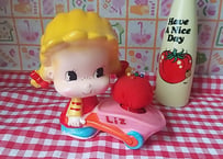 荷車を押す女の子の貯金箱＆ピンクッション
