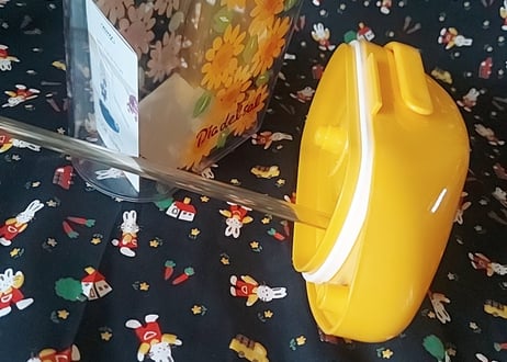 SANRIO🌻ひまわり柄のプッシュ式冷茶ポット