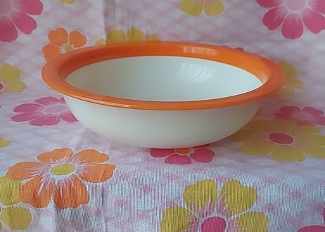 ポップなカラーのプラスティックボール 🧡大