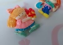 Fancy💕女の子とプレゼント( ơ ᴗ ơ )樹脂ブローチ