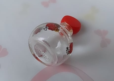 SANRIO🍓いちごの王様・ミニチュア小瓶