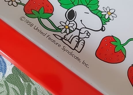 SNOOPY・ブリキのトレイ いちご