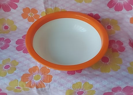 ポップなカラーのプラスティックボール 🧡大