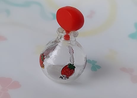 SANRIO🍓いちごの王様・ミニチュア小瓶