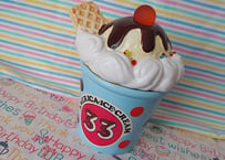 33？🍨チョコレートパフェ、陶器の貯金箱