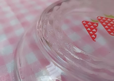 いちご柄🍓カットの入った硝子の深皿