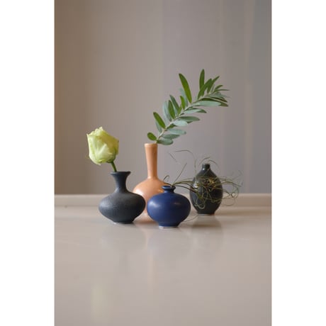 Mini flower vase