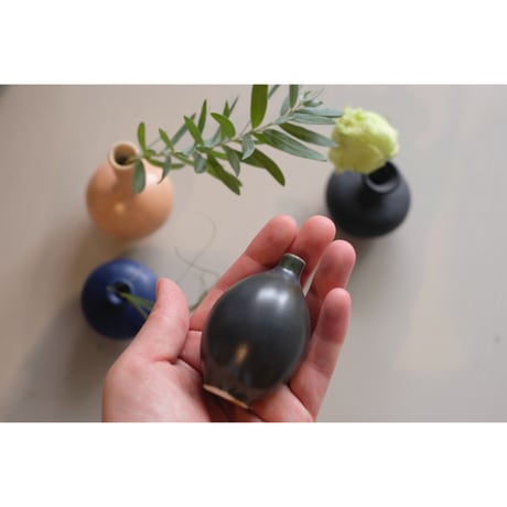 Mini flower vase