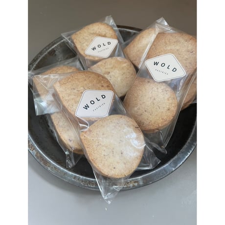 WOLD PASTRIES × SAI おかしとお花便