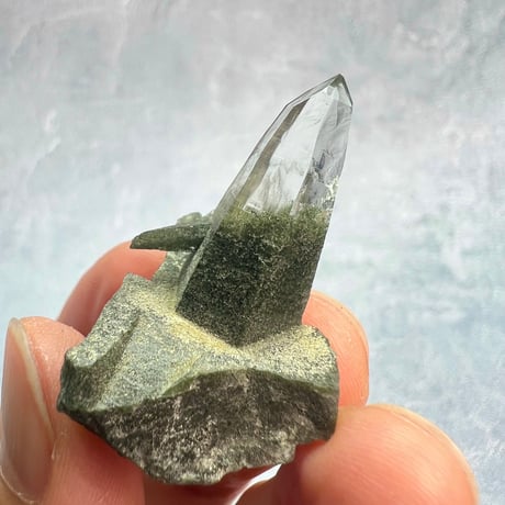 【ガネッシュヒマール産】クローライトイン天然ヒマラヤ水晶/GaneshHimal Chlorite&Albite in Himalayan Quartz