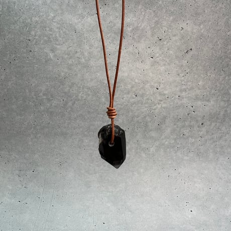 【ガウリシャンカール産】天然ヒマラヤスモーキークォーツ革紐ペンダント⑩(※訳あり)/GauriShankar Himalayan Smoky Quartz Pendant