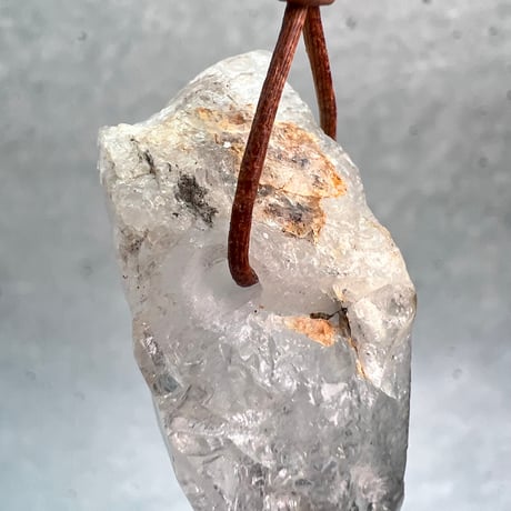 【カイラス産】天然ヒマラヤ水晶革紐付きペンダント⑦/Kailash Himalayan Quartz Pendant