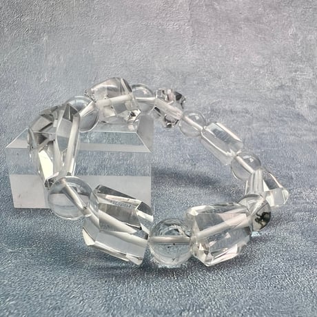【カイラス産】"手磨き"天然ヒマラヤ水晶デザインブレスレット/Kailash Himalayan Quartz Design Bracelet