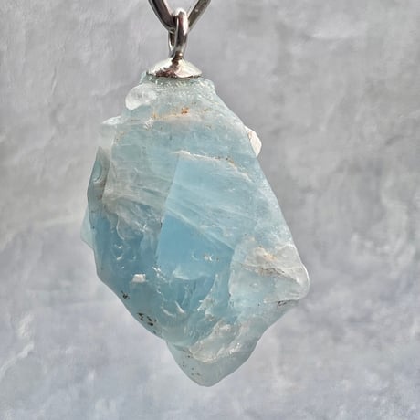 ネパール🇳🇵サンクワサバ産【ヒマラヤアクアマリン】ペンダントトップ/Nepal Sankhuwasabha Himalayan Aquamarine Pendant Top