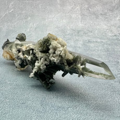 【ガネッシュヒマール産】クローライト&アクチノライトイン天然ヒマラヤ水晶/Ganesh Himal Chlorite&Actinorite in Himalayan Quartz