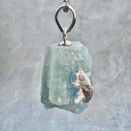 ネパール🇳🇵サンクワサバ産【ヒマラヤアクアマリン】ペンダントトップ/Nepal Sankhuwasabha Himalayan Aquamarine Pendant Top