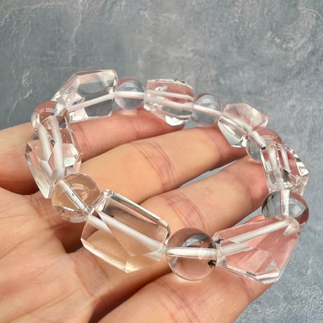 【カイラス産】"手磨き"天然ヒマラヤ水晶デザインブレスレット/Kailash Himalayan Quartz Design Bracelet