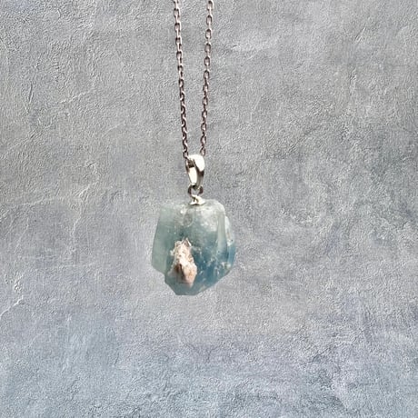 ネパール🇳🇵サンクワサバ産【ヒマラヤアクアマリン】ペンダントトップ/Nepal Sankhuwasabha Himalayan Aquamarine Pendant Top