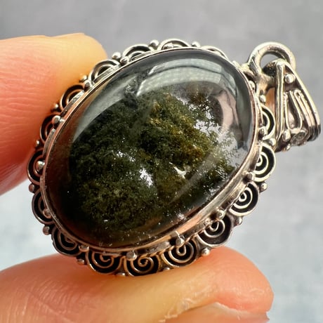 【ガネッシュヒマール産】クローライトイン天然ヒマラヤ水晶シルバー925ペンダントトップ/Ganesh Himal Chlorite in Himalayan Quartz Pendant Top