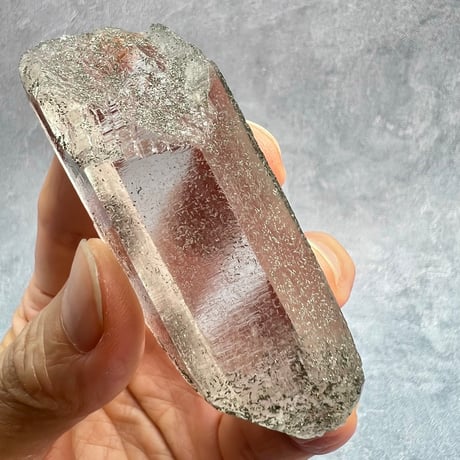 【ガネッシュヒマール産】クローライト イン ヒマラヤ水晶/GaneshHimal Chlorite&Albite in Himalayan Quartz
