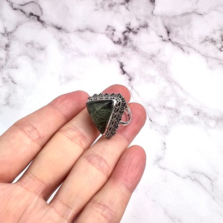 【ガネッシュヒマール産】クローライトイン天然ヒマラヤ水晶S/V925リング/Ganesh Himal Chlorite in Himalayan Quartz S/V925 Ring