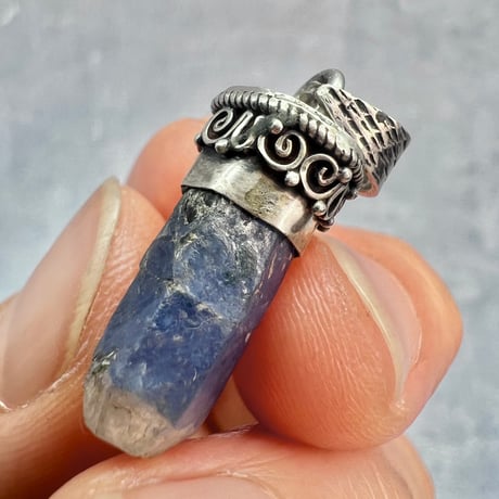 ネパール🇳🇵サンクワサバ産【天然ヒマラヤサファイア】ペンダントトップ/Nepal Sankhuwasabha Himalayan Sapphire Pendant Top
