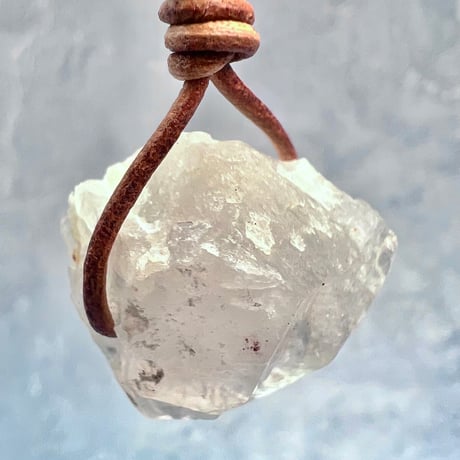 【カイラス産】天然ヒマラヤ水晶革紐付きペンダント④/Kailash Himalayan Quartz Pendant