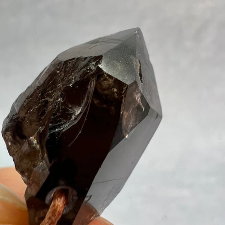 【ガウリシャンカール産】天然ヒマラヤスモーキークォーツ革紐ペンダント④/GauriShankar Himalayan Smoky Quartz Pendant