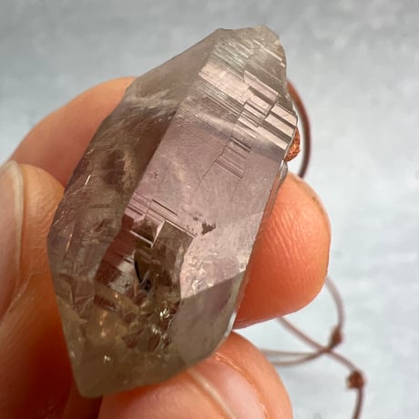【ガウリシャンカール産】天然ヒマラヤスモーキークォーツ革紐ペンダント③/GauriShankar Himalayan Smoky Quartz Pendant