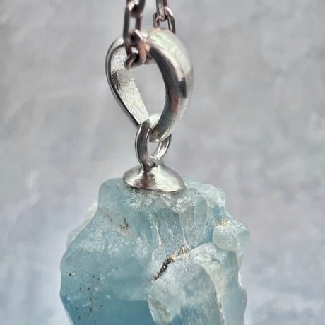 ネパール🇳🇵サンクワサバ産【ヒマラヤアクアマリン】ペンダントトップ/Nepal Sankhuwasabha Himalayan Aquamarine Pendant Top