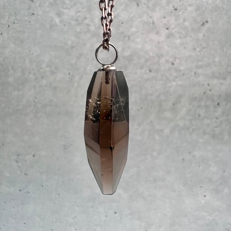 【ガウリシャンカール産】天然ヒマラヤスモーキークォーツ ファセットカットペンダントトップ/GauriShankar Smoky Quartz Facet Cut Pendant Top
