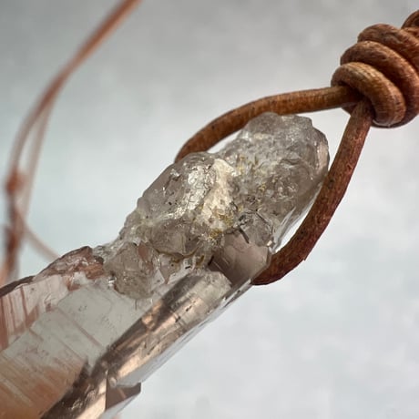 【ガウリシャンカール産】天然ヒマラヤスモーキークォーツ革紐ペンダント⑨/GauriShankar Himalayan Smoky Quartz Pendant