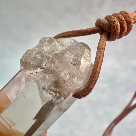 【ガウリシャンカール産】天然ヒマラヤスモーキークォーツ革紐ペンダント⑦/GauriShankar Himalayan Smoky Quartz Pendant